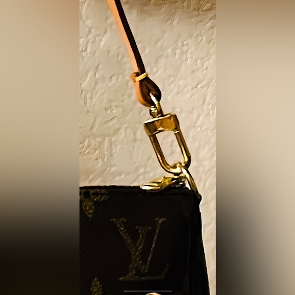 Louis Vuitton Pochette - Picture 10 of 10